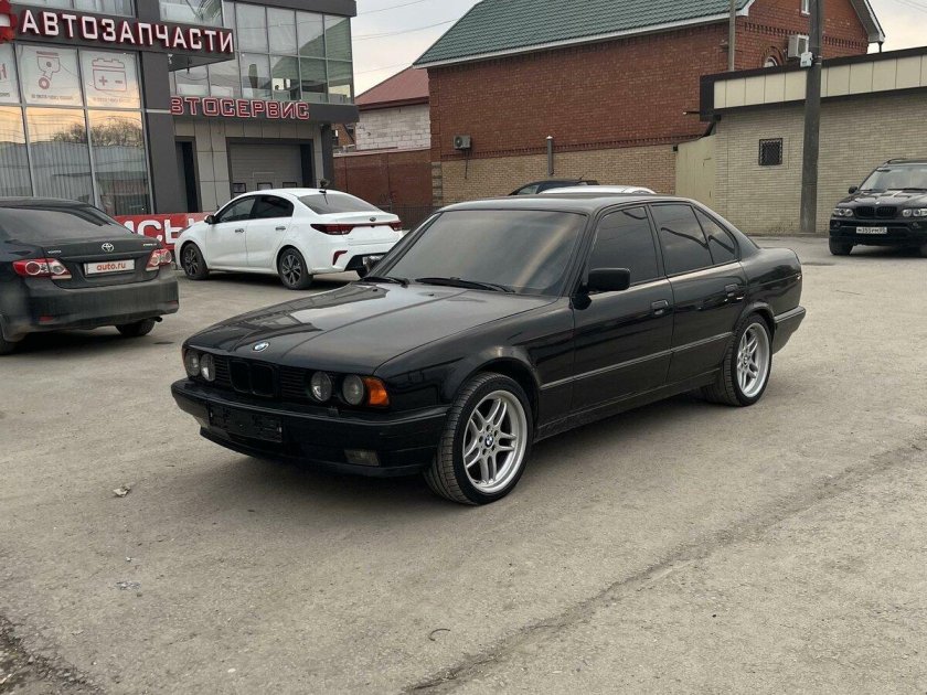 БМВ 525 1990