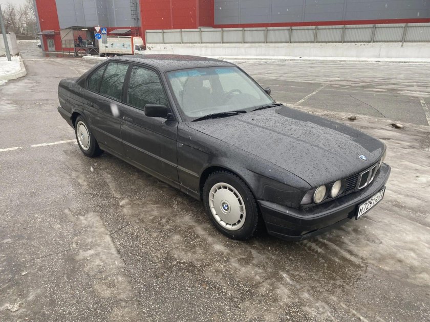 БМВ 520 1991 черная