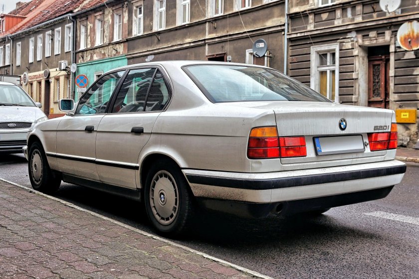 BMW 5 e34 520i