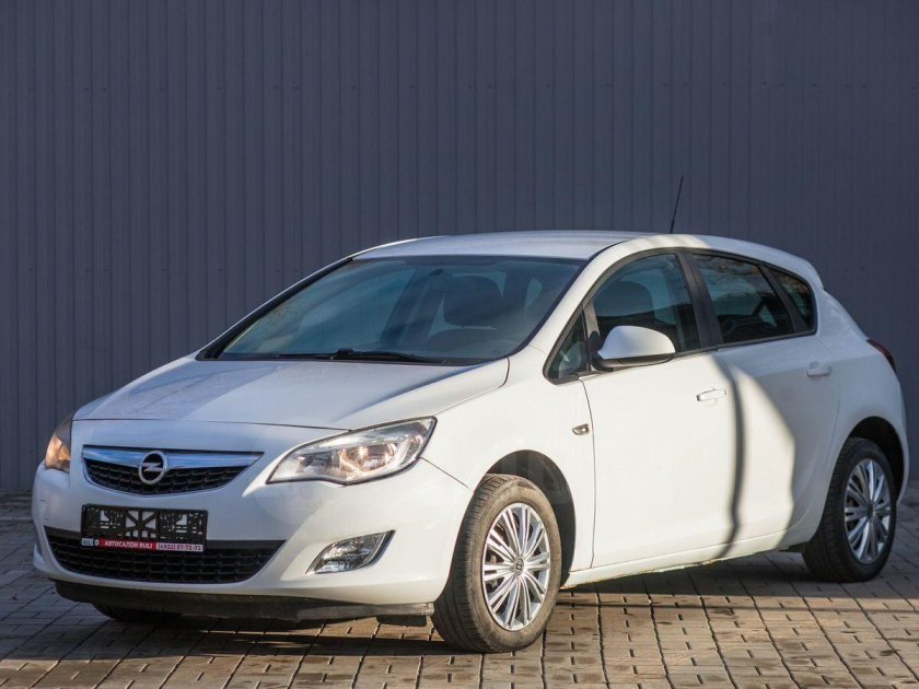 Опель 2014 года