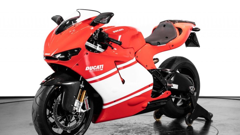 Мотоцикл ducati desmosedici rr