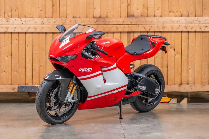 Мотоцикл ducati desmosedici