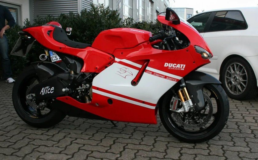 Мотоцикл Ducati Desmosedici RR