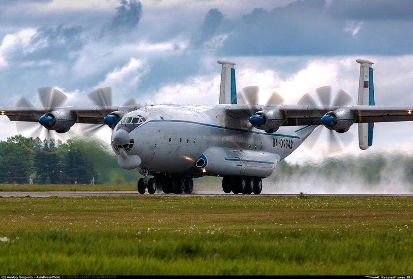 Самолёт Антей АН-22