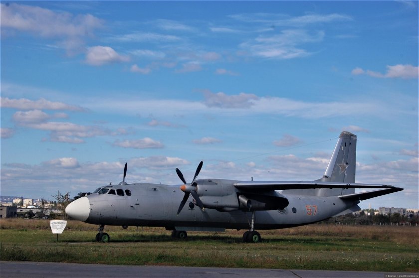 Самолет АН 24