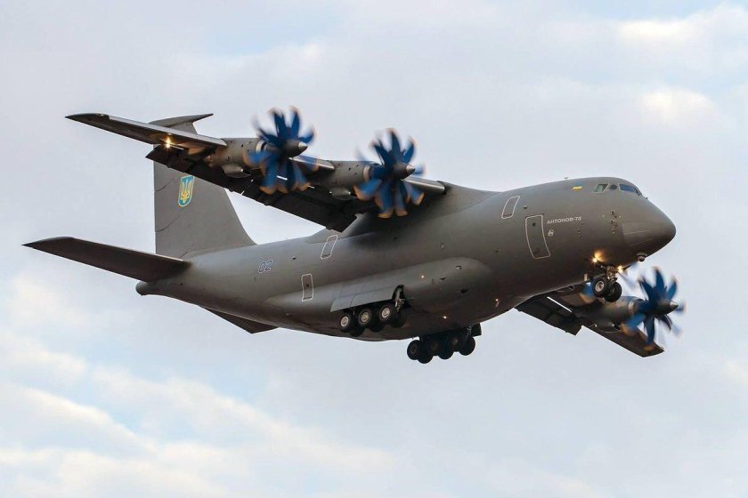АН-70 военно-транспортный самолёт