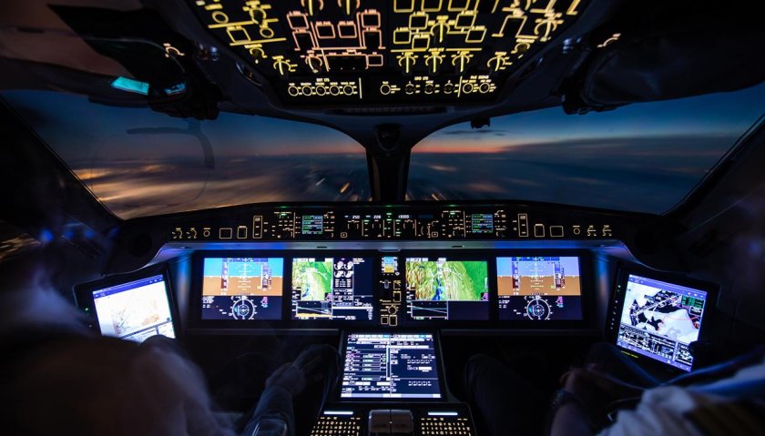 Challenger 650 Cockpit