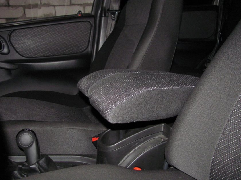 Подлокотник Шевроле Нива 2123