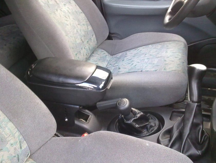 Подлокотник Нива Шевроле 2004