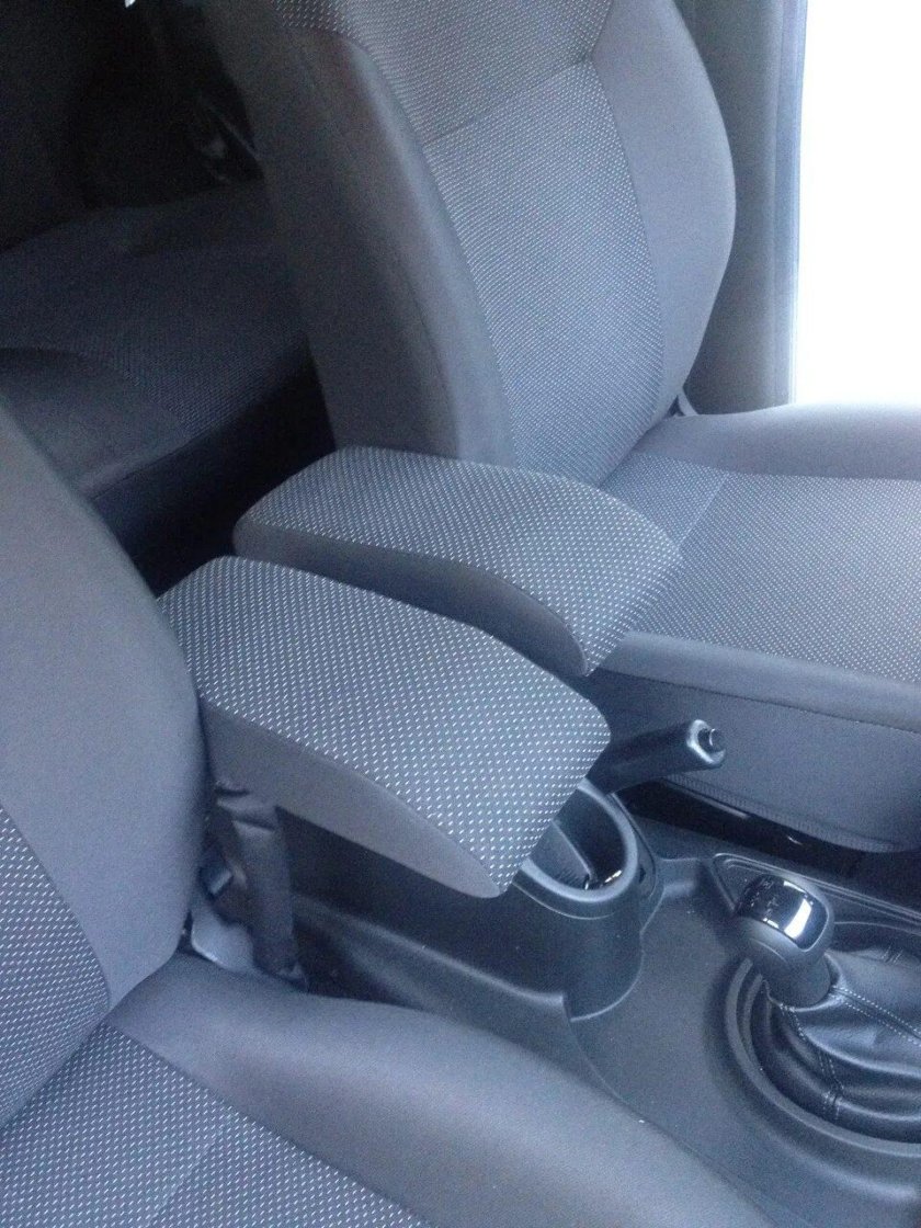 Подлокотник на Шевроле Нива 2007