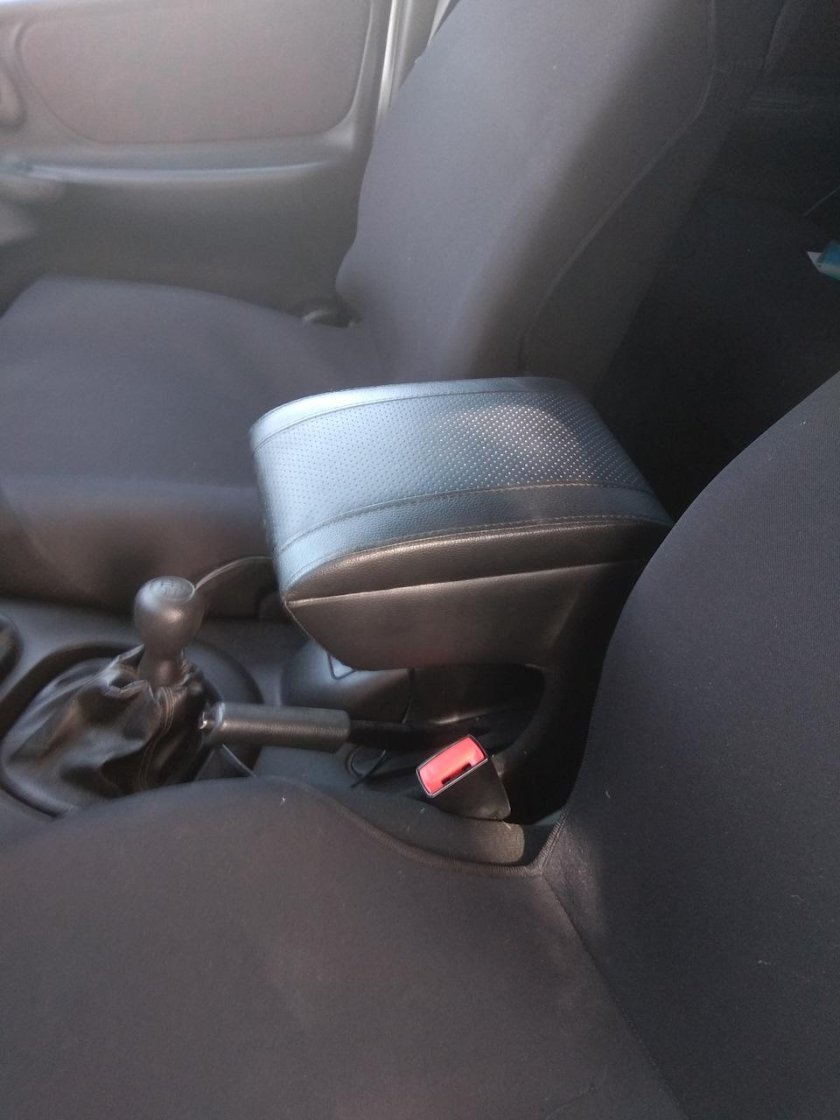 Подлокотник на Шевроле Нива 2007