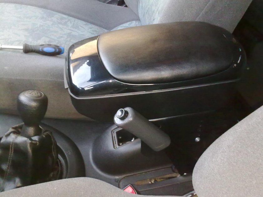 Подлокотник Шевроле Нива 2123