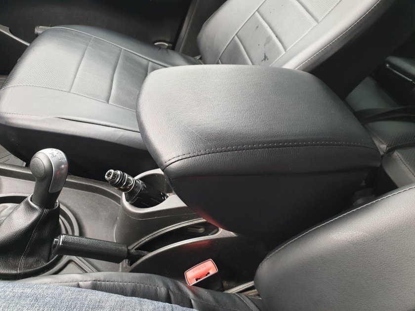 Нива Шевроле подлокотники с баром