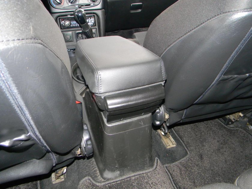 Подлокотник Нива Шевроле f-Design