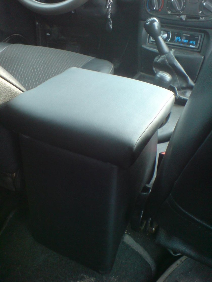 Подлокотник Нива Шевроле 2004