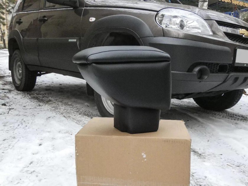 Нива Шевроле подлокотники с баром