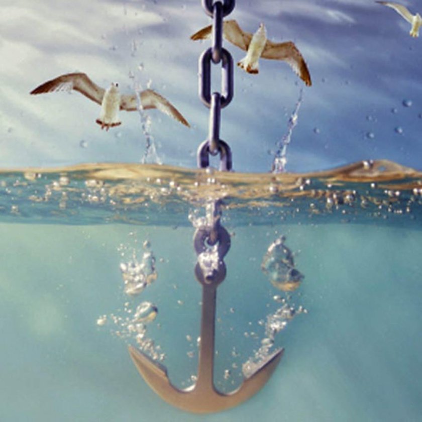 Якорь в воде