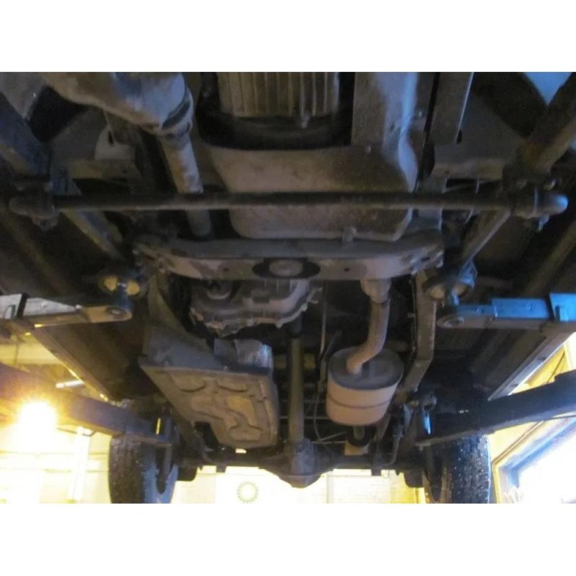 УАЗ 3163 снизу