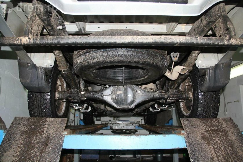 УАЗ Патриот пикап снизу