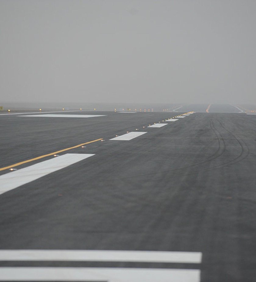Взлетно посадочная полоса аэропорта
