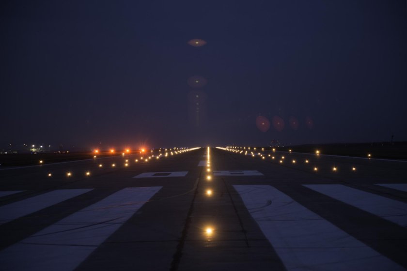 Светосигнальное оборудование ВПП Шереметьево