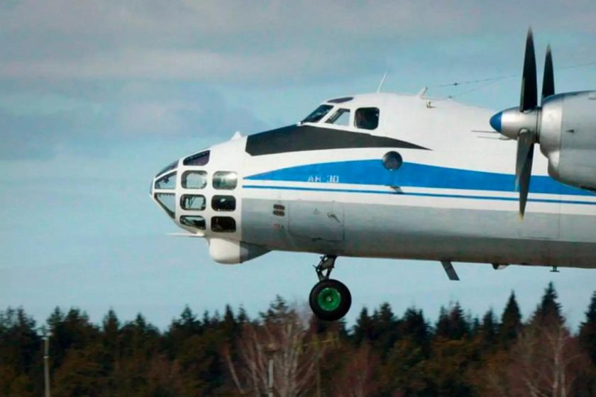 Самолет АН-30м