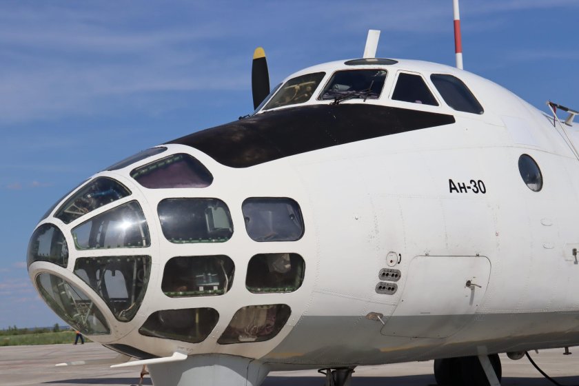 АН-30 самолёт