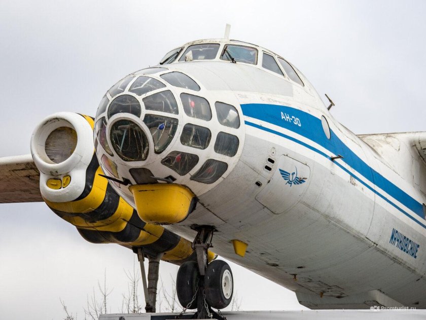 АН-30 самолёт