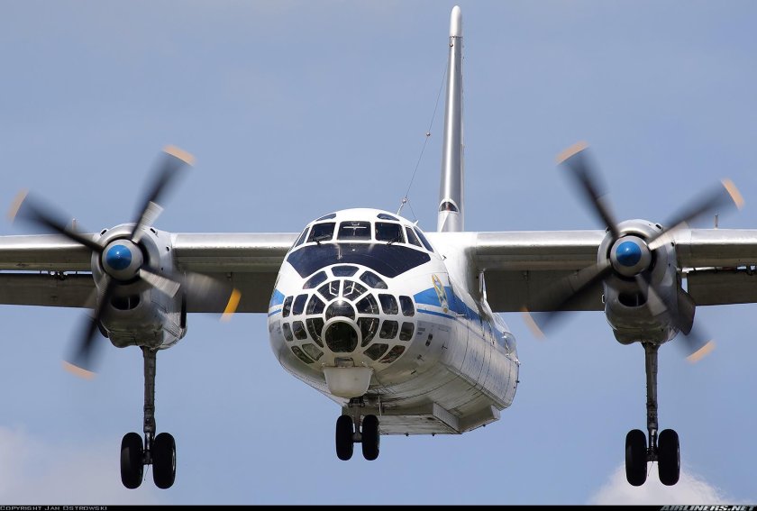 АН-30 самолёт