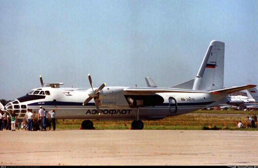 АН-30 самолёт