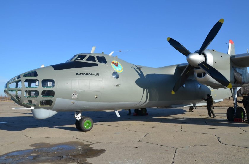 АН-30 самолёт