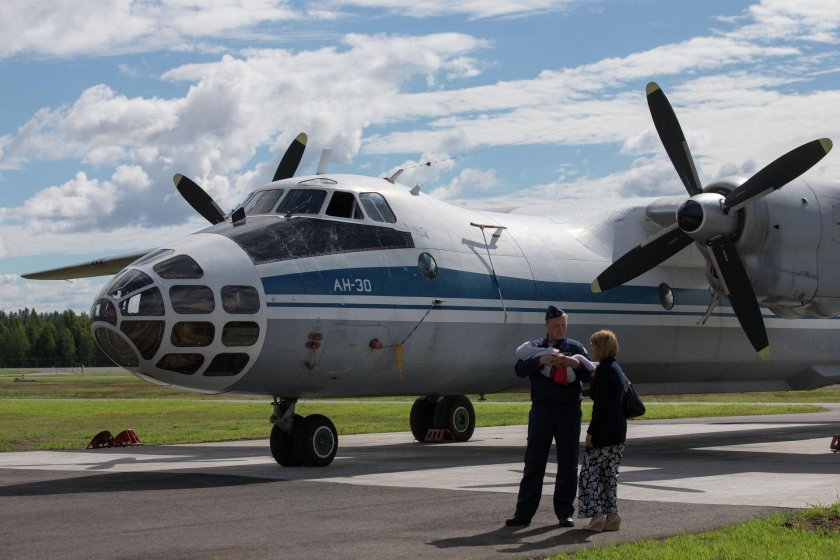 Самолет АН-30м