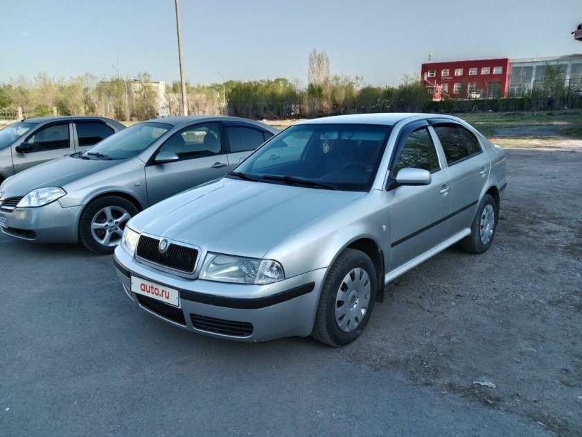 Шкода Октавия 2007г серебристая