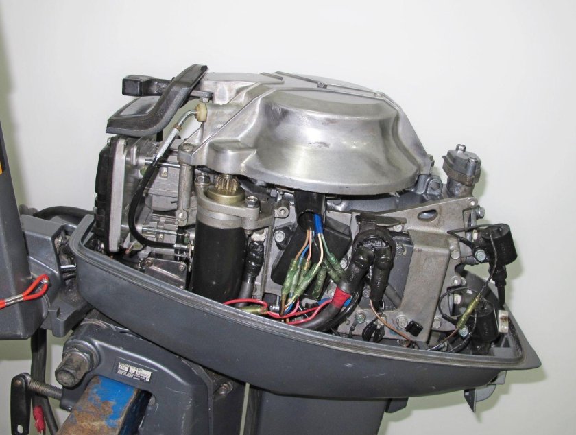 Двигатель Лодочный Yamaha 600 без фона