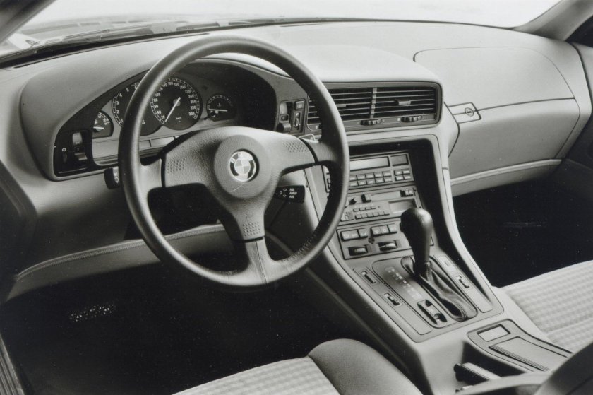 BMW e31 850 Interior