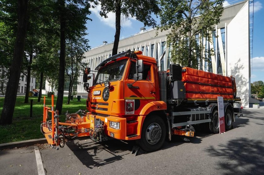 Дорожные уборочные машины