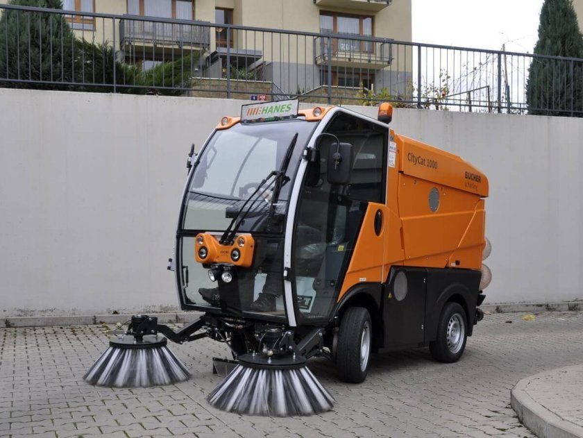 Машина подметально-уборочная ko5360k КЗДМ