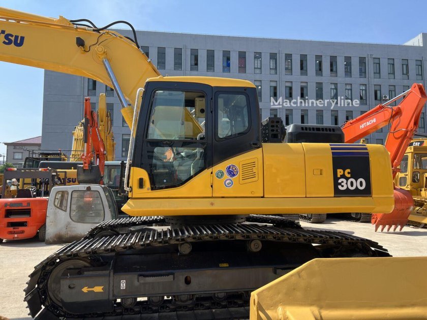 Экскаватор на гусеничном ходу