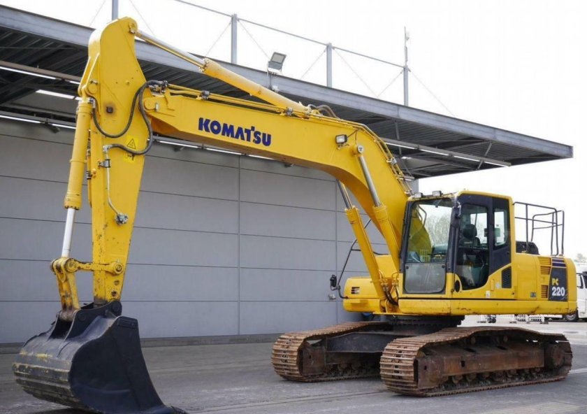 Экскаватор Komatsu pc220