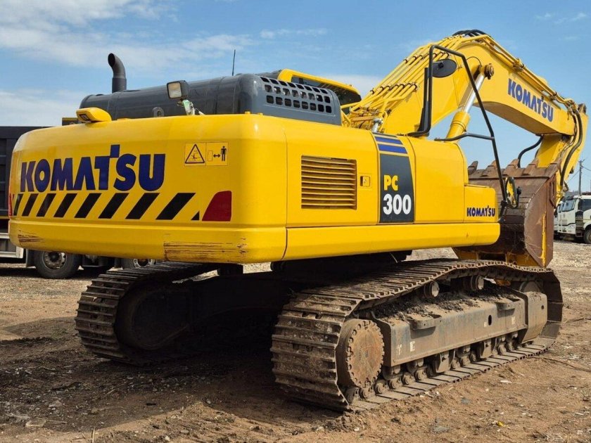 Экскаватор komatsu pc 300