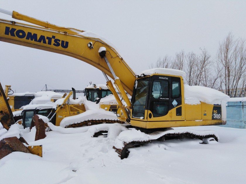 Экскаватор Коматсу 300