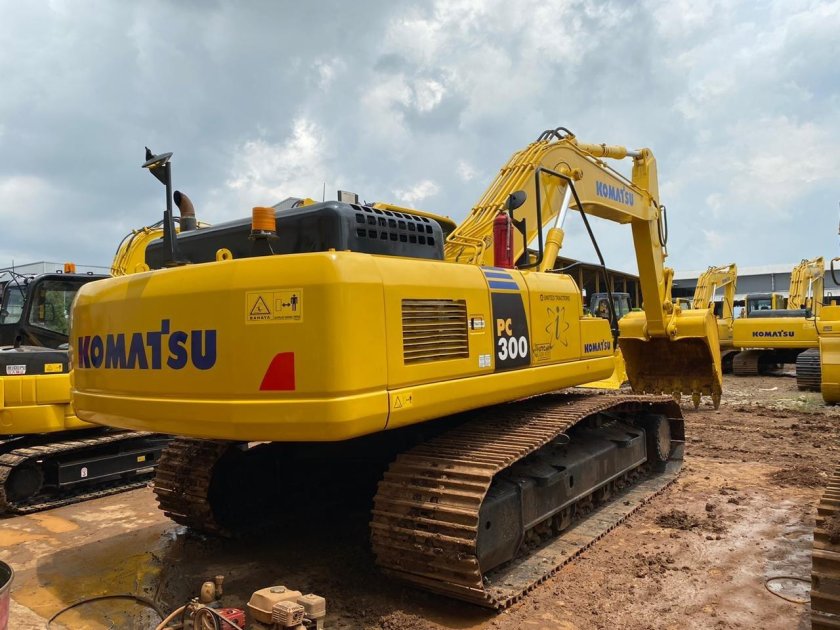 Экскаватор Komatsu pc220-8m0