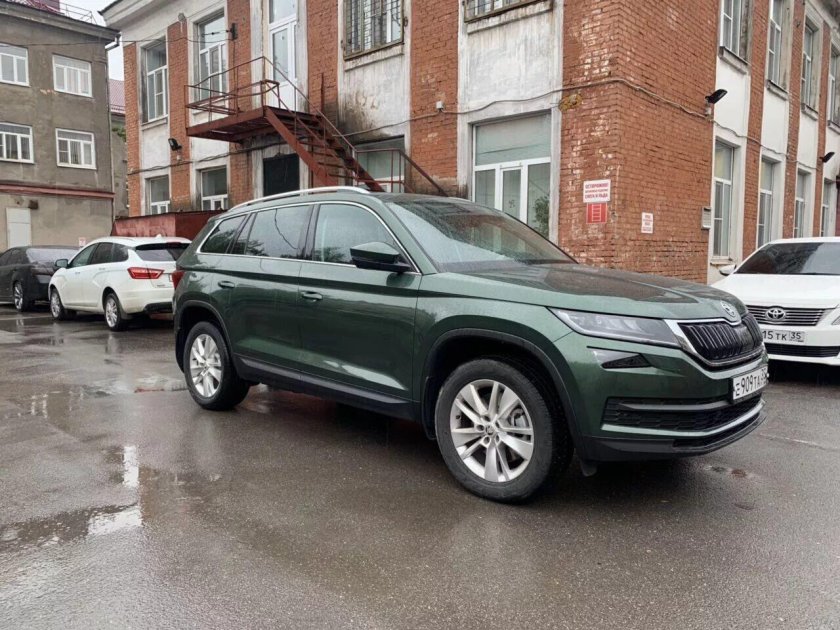 Skoda Kodiaq зеленый
