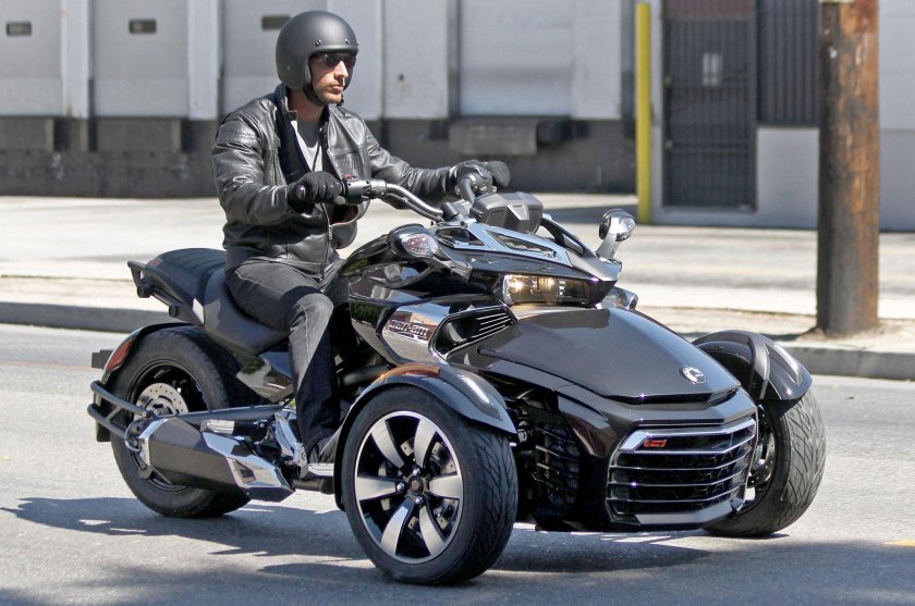 Трицикл can am Spyder