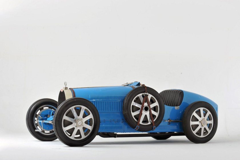 Сборная модель бугатти 1/12