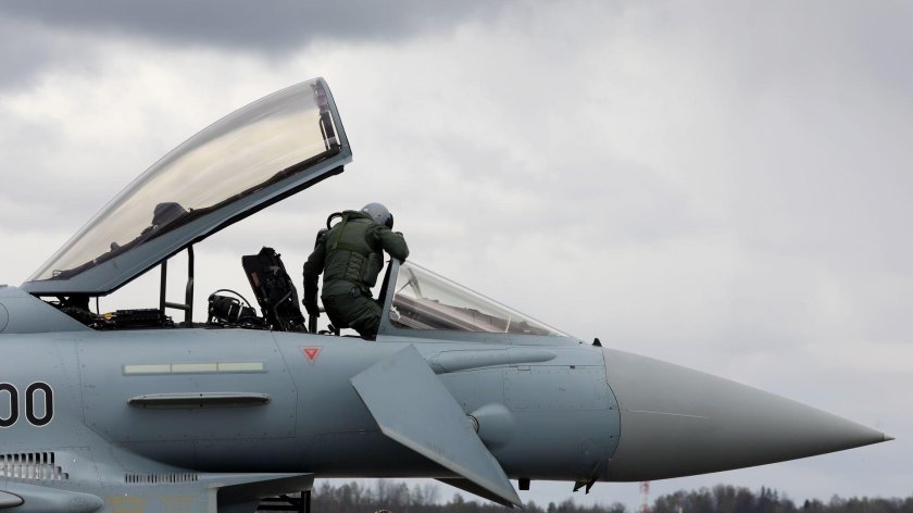 Военные самолет