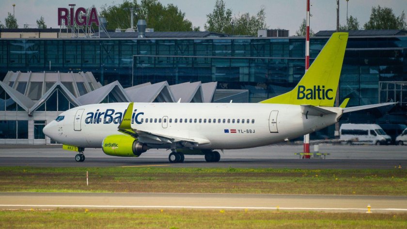 737 AIRBALTIC