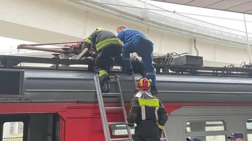 Зацеперы на электричках ударило током