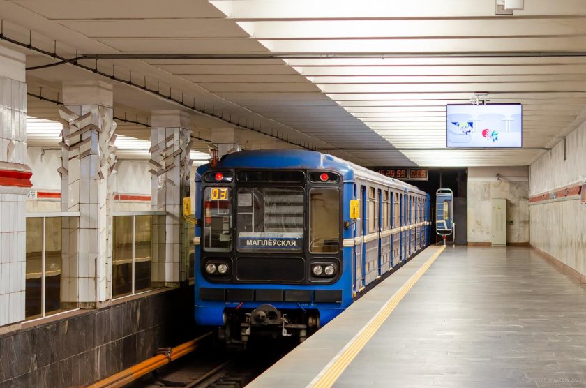 Вагон метро