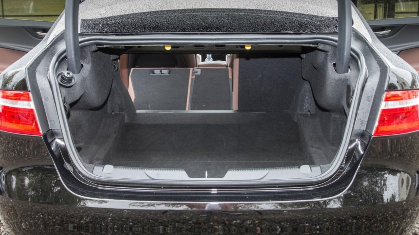 Jaguar xe багажник